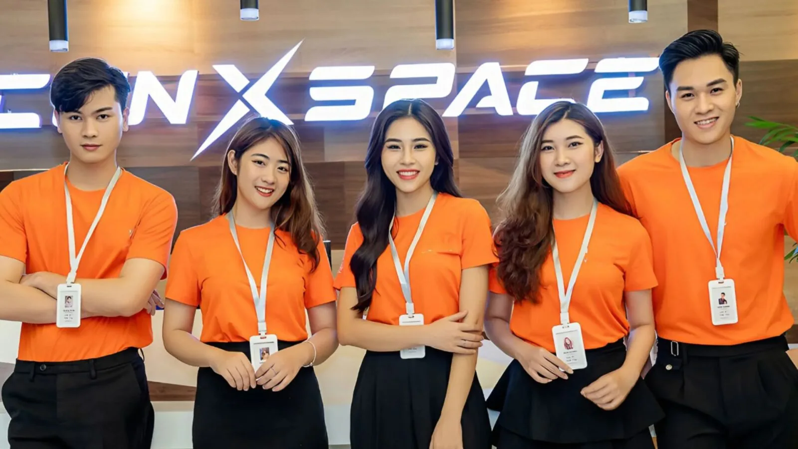 xưởng in áo đồng phục uy tín ở Gia Lai với mẫu áo thun đồng phục nhân viên form chuẩn, màu sắc đồng đều