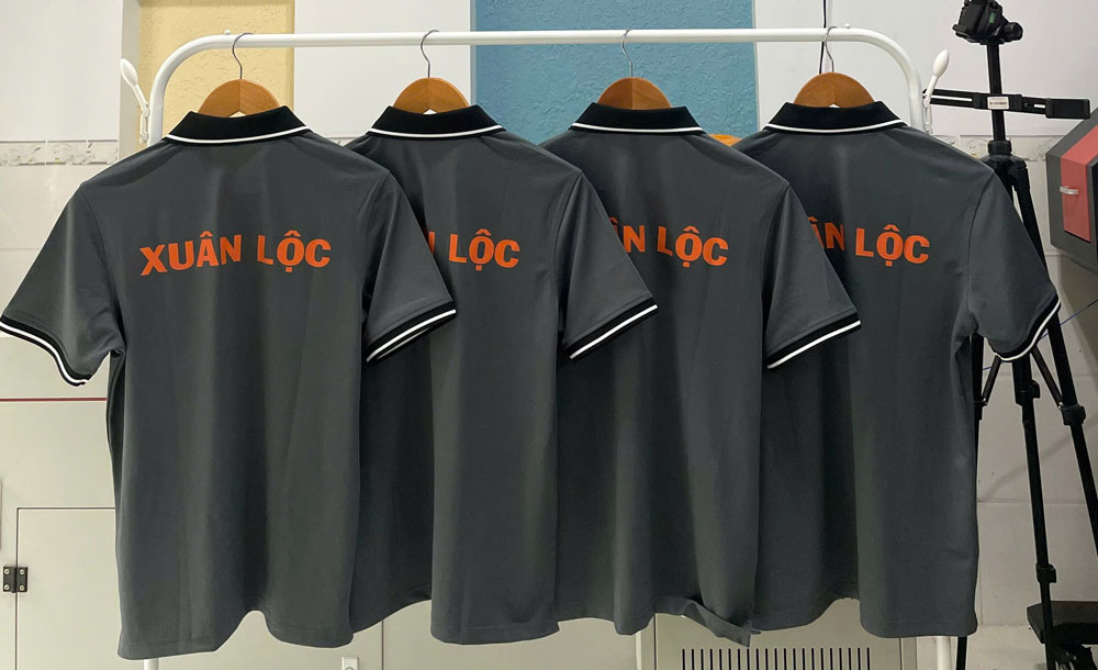 Các mẫu áo thun đồng phục sẵn có tại xưởng AKOPA, phù hợp cho in đồng phục lấy ngay trong ngày