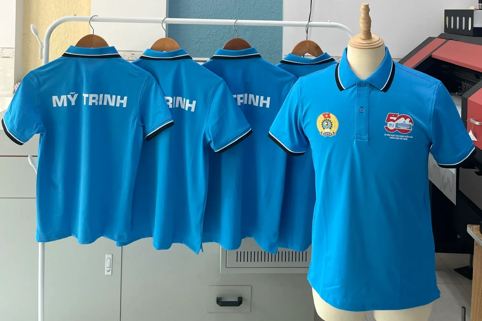 Hình ảnh in áo polo theo yêu cầu cho công ty Mỹ Trinh